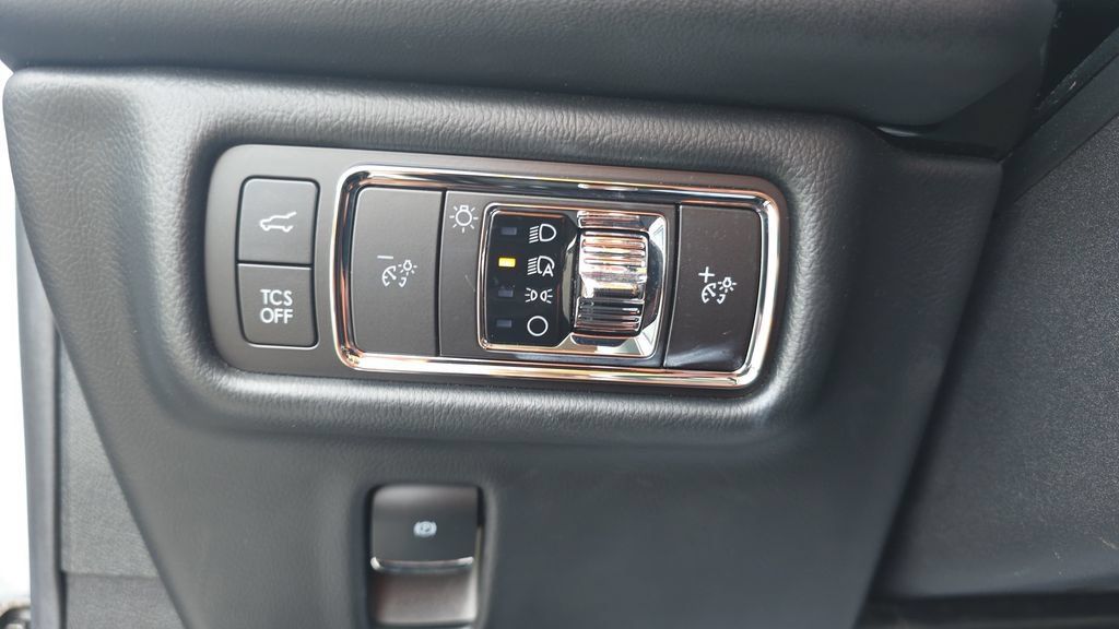 Used 2023 Lincoln Nautilus Reserve FWD image 13