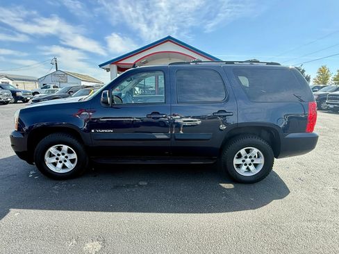 Used 2007 GMC Yukon SLT w/ SLT Preferred Equipment Group AWD/4WD image 2