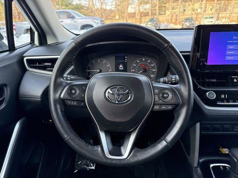 Certified 2023 Toyota Corolla Cross LE image 25