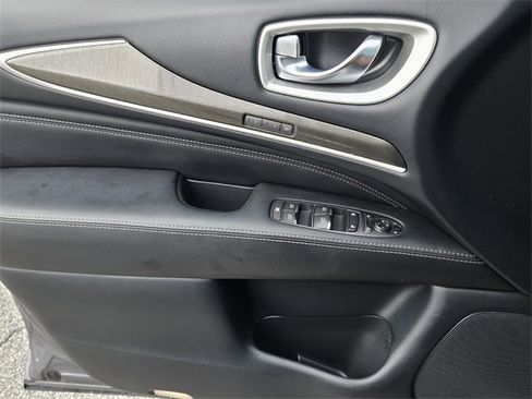 Used 2020 INFINITI QX60 Luxe w/ Essential Package image 32