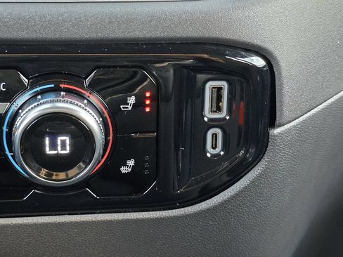 Certified 2025 GMC Sierra 1500 SLE RWD image 26
