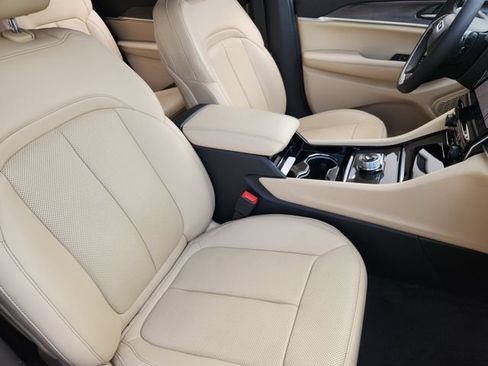 Used 2023 Jeep Grand Cherokee L Limited w/ Luxury Tech Group II RWD image 14