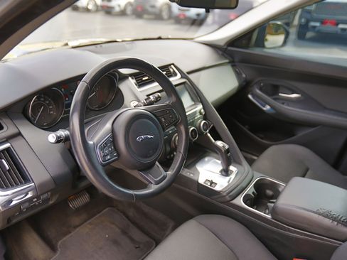 Used 2019 Jaguar E-PACE image 5