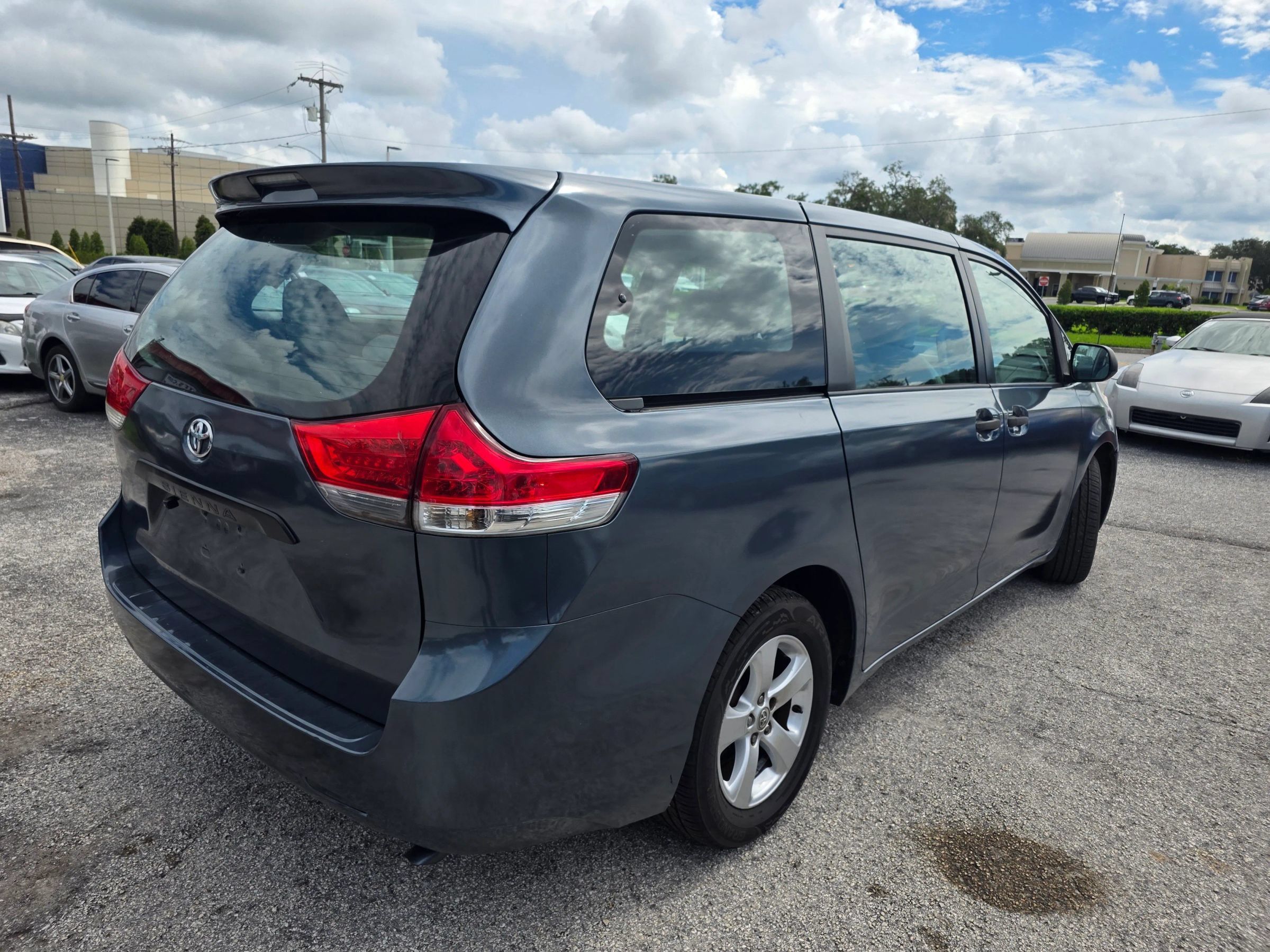 Used 2014 Toyota Sienna L FWD image 7