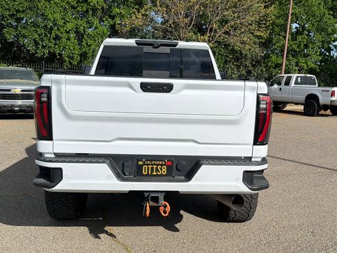 Used 2024 GMC Sierra 2500 AT4 w/ AT4 Premium Plus Package image 6