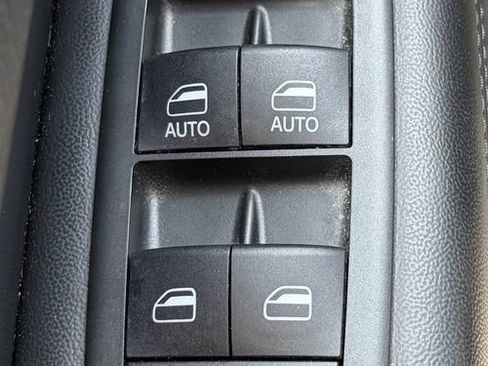 Used 2019 Jeep Grand Cherokee Limited AWD/4WD image 17