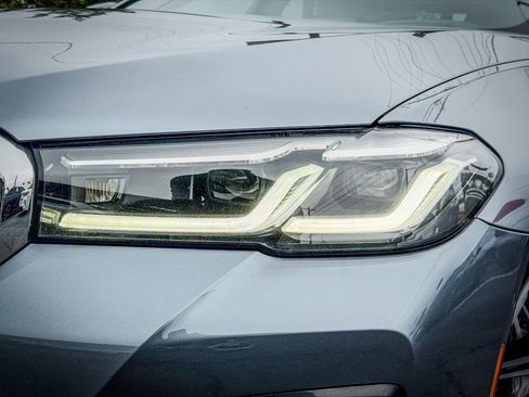 Used 2021 BMW 540i xDrive w/ M Sport Package image 4