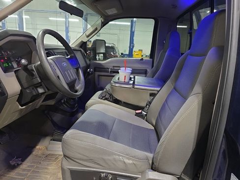 Used 2010 Ford F350 XLT image 9