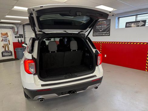 Used 2020 Ford Explorer Limited w/ Class III Trailer Tow Package image 11