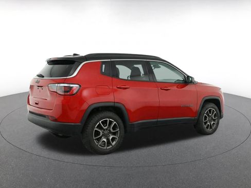 Used 2025 Jeep Compass Trailhawk AWD/4WD image 11