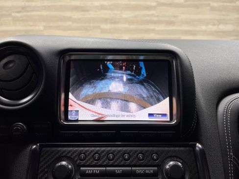 Used 2016 Nissan GT-R Premium image 12