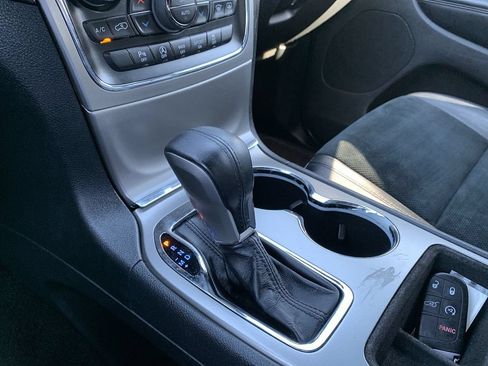 Used 2017 Jeep Grand Cherokee Altitude AWD/4WD image 26