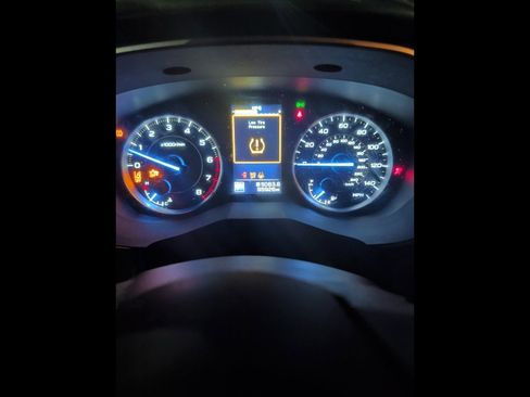 Used 2019 Subaru Ascent Limited image 9