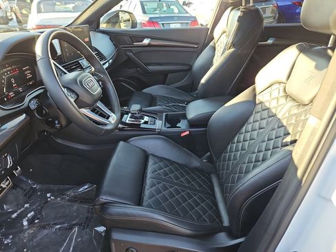 Used 2025 Audi SQ5 Premium Plus w/ Premium Plus Package image 35