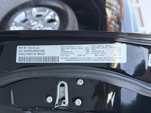 Used 2024 RAM 2500 Big Horn w/ Bed Utility Group image 34