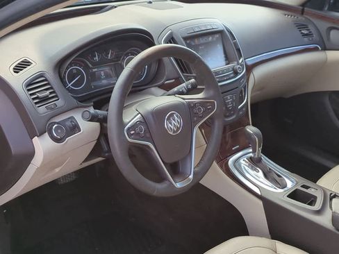 Used 2016 Buick Regal Premium image 2