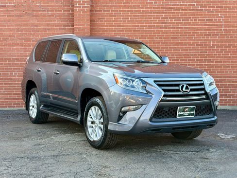 Used 2017 Lexus GX 460 image 3