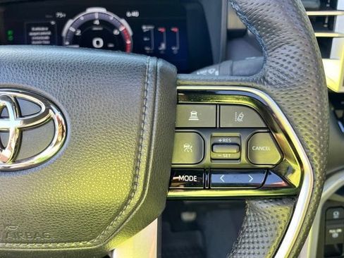 Used 2024 Toyota Tundra Platinum AWD/4WD image 29