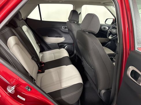 Used 2025 Hyundai Venue SEL FWD image 20