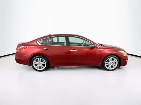 Used 2013 Nissan Altima 3.5 SL w/ Technology Pkg image 10