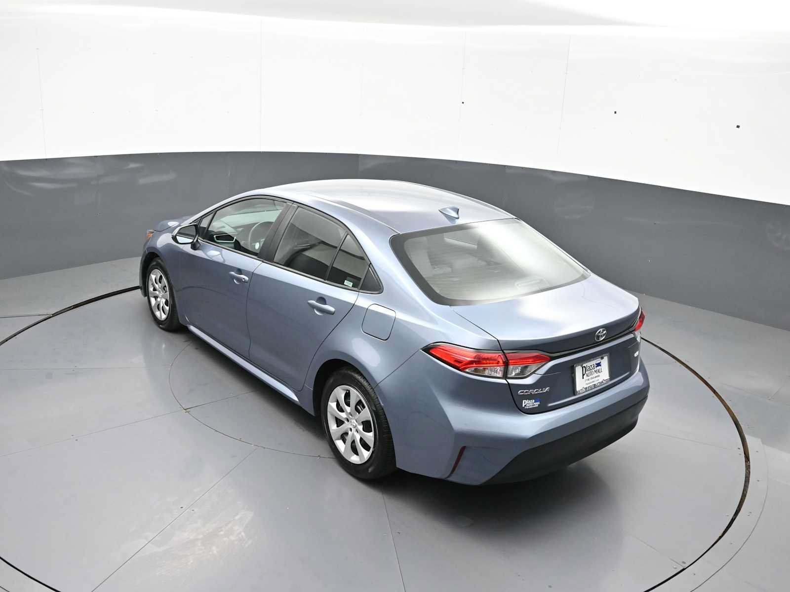Used 2025 Toyota Corolla LE FWD image 38