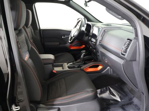 Used 2022 Nissan Frontier PRO-4X w/ Technology Package image 30