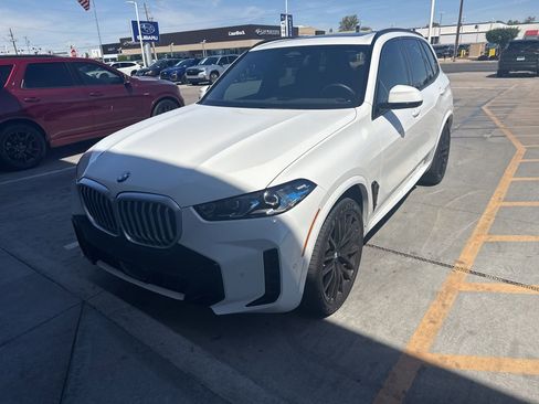 Used 2024 BMW X5 sDrive40i w/ M Sport Package image 19