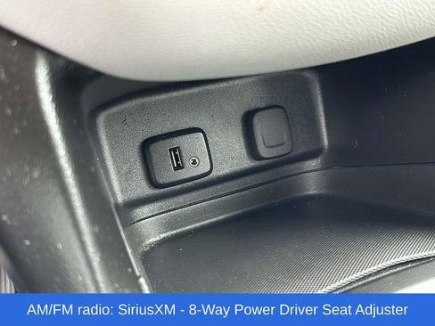 Used 2018 Chevrolet Equinox LT image 7