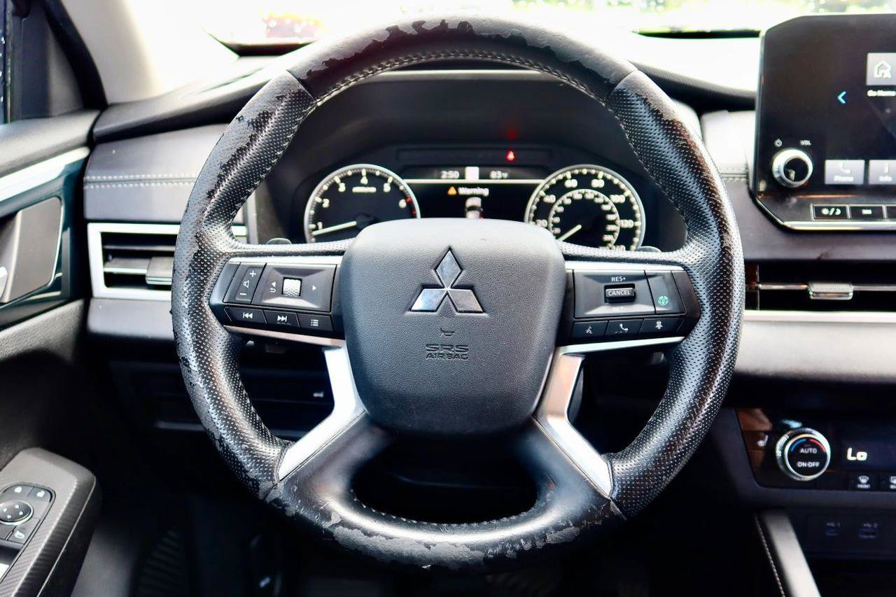 Used 2022 Mitsubishi Outlander SE FWD image 12