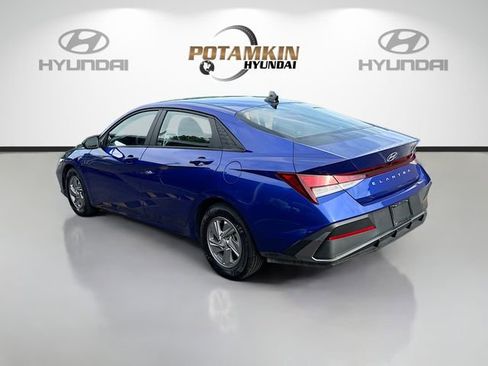 Used 2024 Hyundai Elantra SE FWD image 7