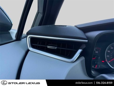 Used 2022 Toyota Corolla SE image 38