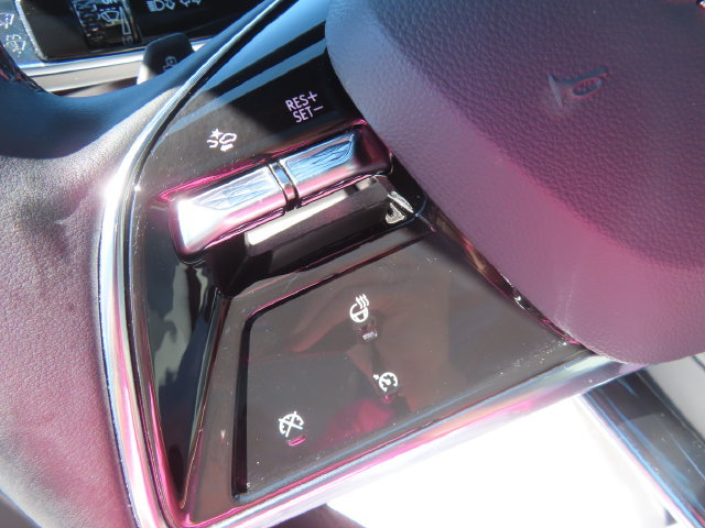 Certified 2024 Cadillac Lyriq Luxury w/ LPO, Floor Liner Package AWD/4WD image 16