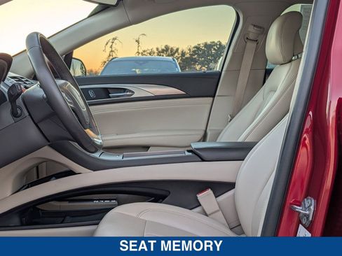 Used 2019 Lincoln MKZ Premiere image 18