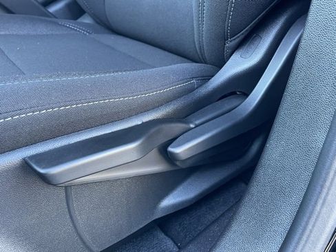 New 2026 Chevrolet Equinox EV LT image 18