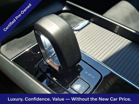 Certified 2025 Volvo XC60 B5 Core AWD/4WD image 16