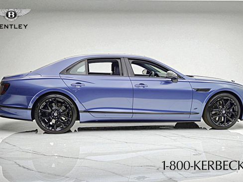 Used 2023 Bentley Flying Spur V8 image 16