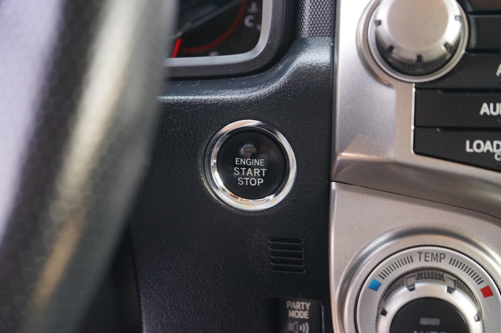 Used 2013 Toyota 4Runner Limited AWD/4WD image 23