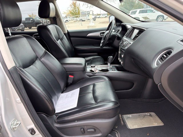 Used 2017 Nissan Pathfinder SL AWD/4WD image 28