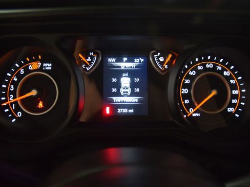 Used 2025 Jeep Wrangler Sport image 42