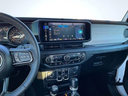 Used 2024 Jeep Wrangler Sport S image 6