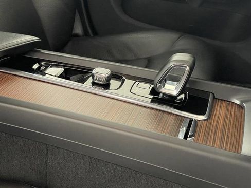 Used 2023 Volvo S60 B5 Plus image 16