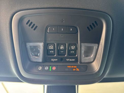 Certified 2023 Chevrolet Traverse RS AWD/4WD image 42