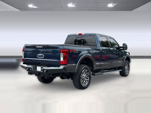 Used 2018 Ford F250 Lariat w/ Lariat Value Package AWD/4WD image 8