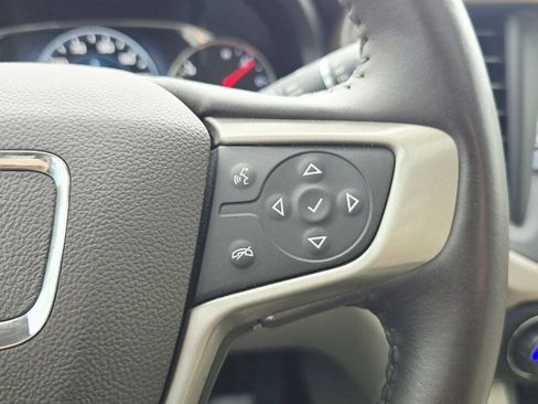 Used 2017 GMC Acadia Denali w/ Technology Package FWD image 31