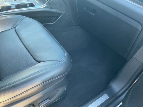 Used 2023 Ford Explorer Limited w/ Equipment Group 301A image 21