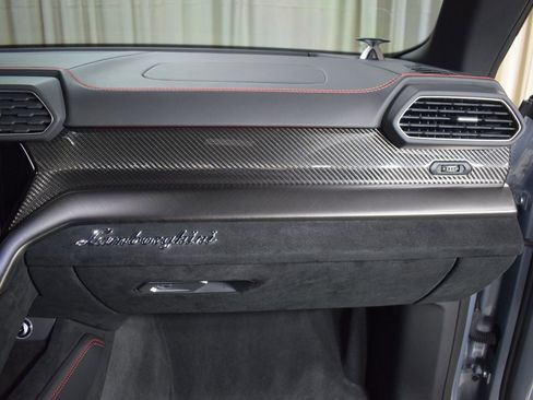 Used 2024 Lamborghini Urus Performante image 24