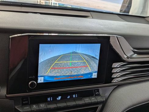 Used 2025 Toyota Camry SE FWD image 33