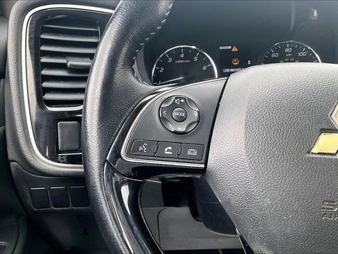 Used 2018 Mitsubishi Outlander SE AWD/4WD image 15