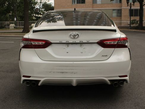 Used 2019 Toyota Camry XSE FWD image 8