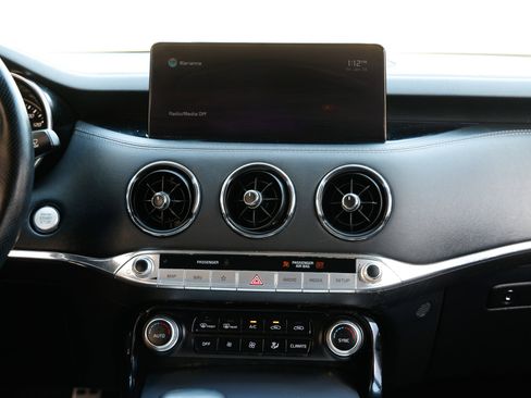 Used 2022 Kia Stinger GT2 image 38